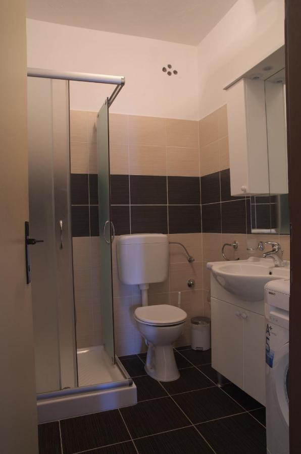 Fei Fei Apartments 2 Račišće Екстериор снимка