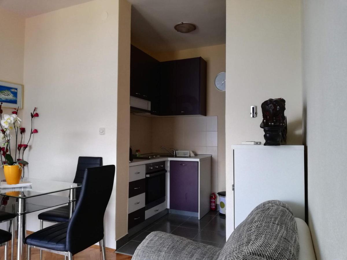 Fei Fei Apartments 2 Račišće Екстериор снимка