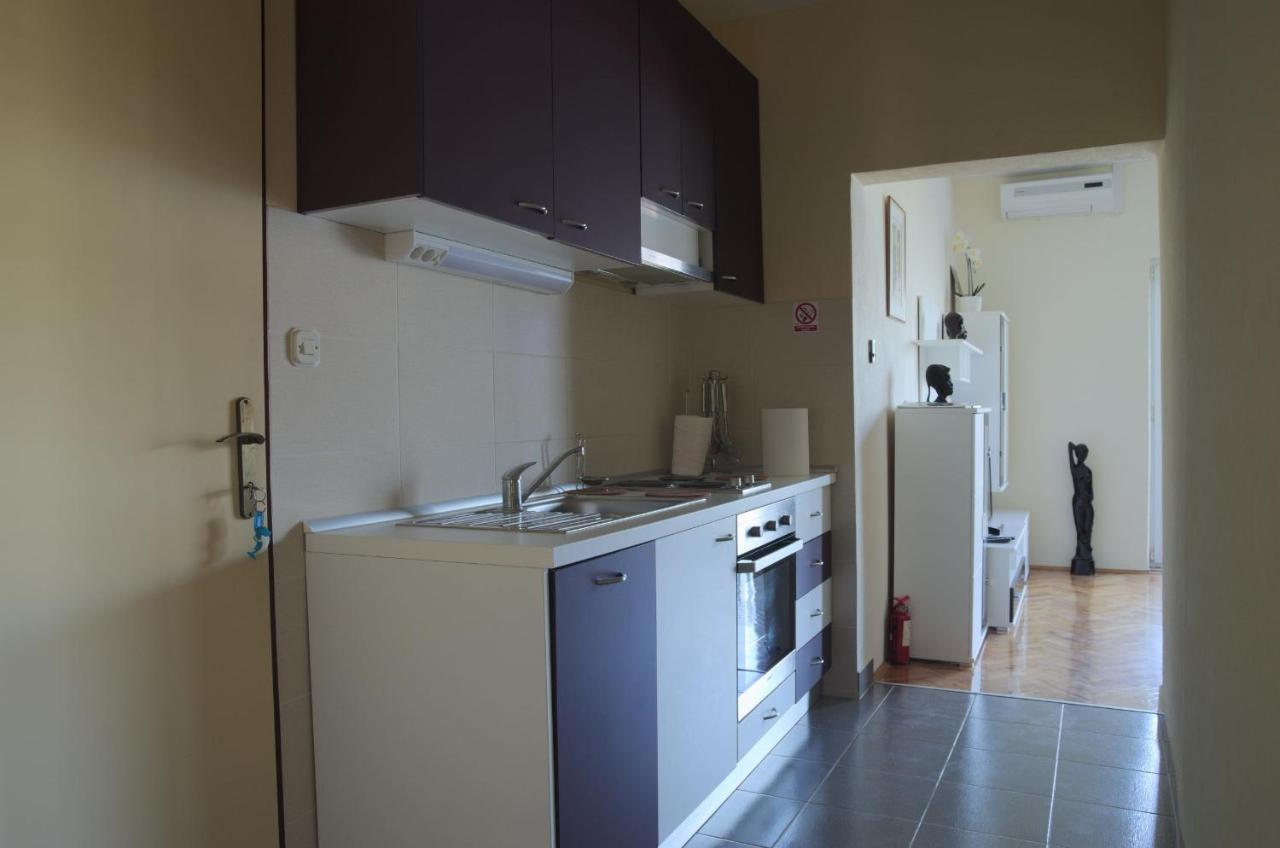 Fei Fei Apartments 2 Račišće Екстериор снимка